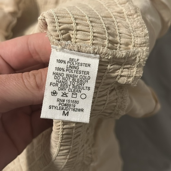 Worth collective Cameron Elegant Beige Floral Dress - Picture 5 of 7